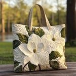 Handgefertigte wattierte Tasche – Elegante weisse Lilien